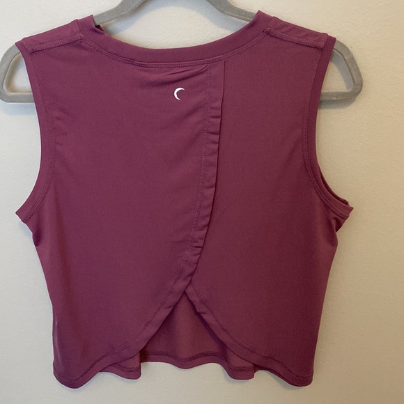 New with tags Zyia tank top with open back - Picture 6 of 9